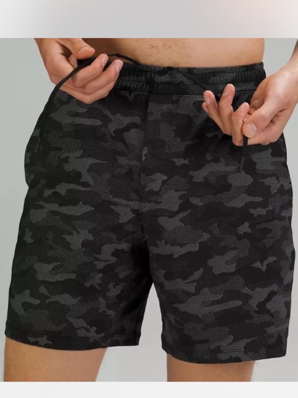 LULULEMON Pace Breaker VMCB (Variegated Mesh Camo Black) lined shorts Men’s XL